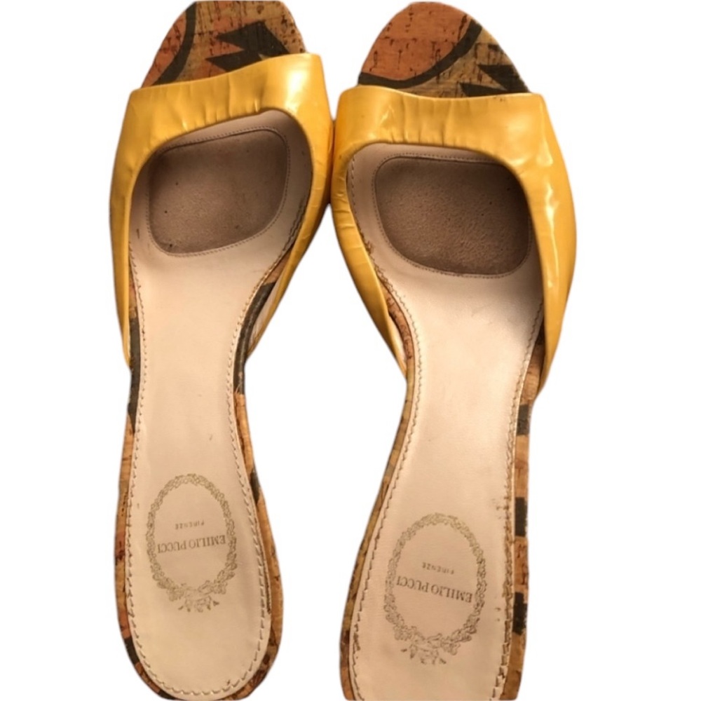 Emilo Pucci size 40.5 yellow leather kitten heel , very cool printed heel